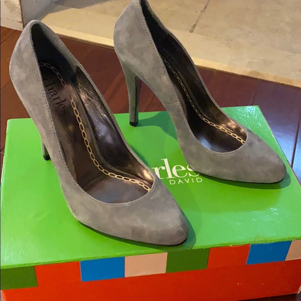Charles David Gray Pumps Heels